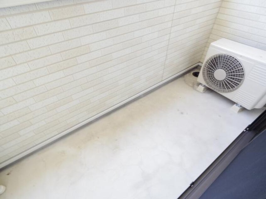  大和路線・関西本線/奈良駅 バス16分大和ハウス前下車:停歩1分 1階 築11年