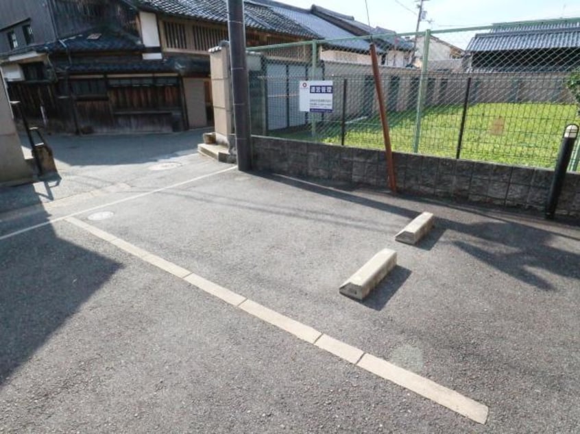  近鉄難波線・奈良線/近鉄奈良駅 徒歩11分 1階 築16年