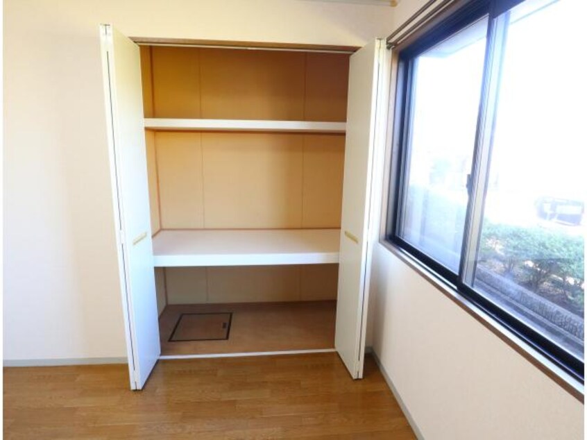  近鉄難波線・奈良線/近鉄奈良駅 バス8分紀寺住宅前下車:停歩8分 1階 築32年