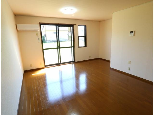  近鉄難波線・奈良線/近鉄奈良駅 バス8分紀寺住宅前下車:停歩8分 1階 築32年