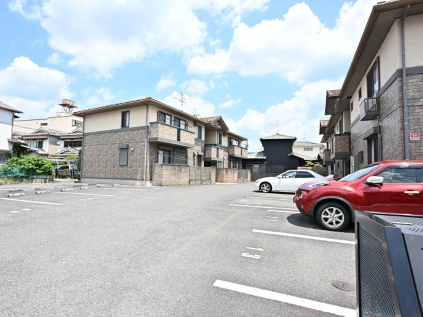  大和路線・関西本線/奈良駅 バス8分北神殿下車:停歩10分 1階 築19年