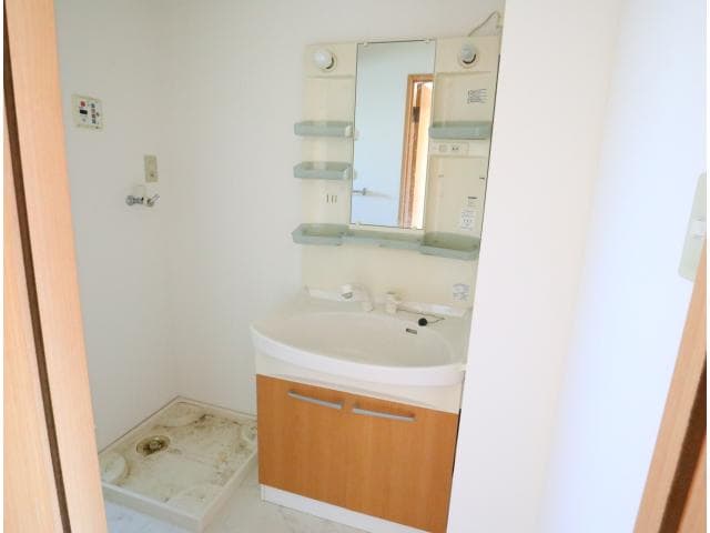  近鉄難波線・奈良線/新大宮駅 バス8分柏木町南下車:停歩3分 2階 築20年