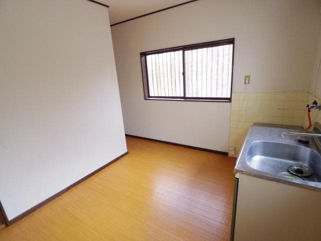  近鉄難波線・奈良線/近鉄奈良駅 バス15分南方町下車:停歩5分 1階 築41年