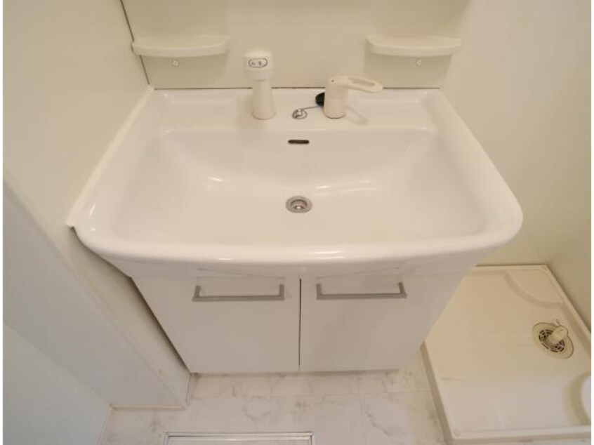  近鉄難波線・奈良線/新大宮駅 徒歩8分 1階 築17年