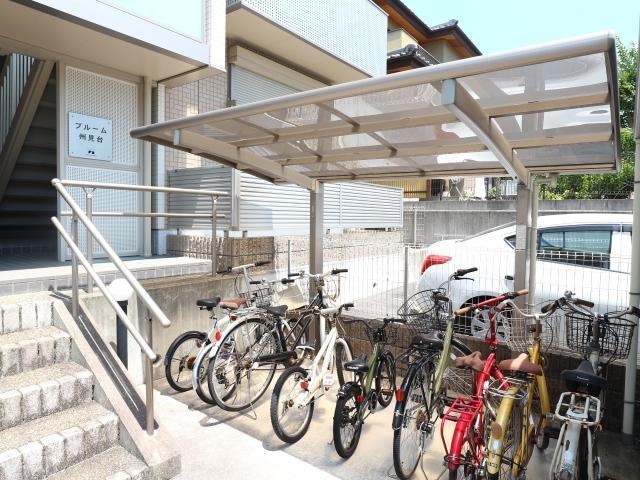  近鉄難波線・奈良線/近鉄奈良駅 バス17分州見台8丁目下車:停歩4分 1階 築18年