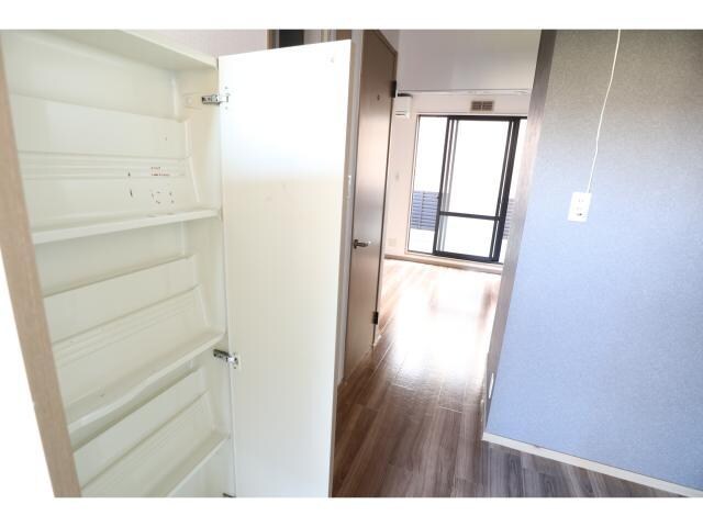  近鉄難波線・奈良線/近鉄奈良駅 徒歩8分 1階 築26年