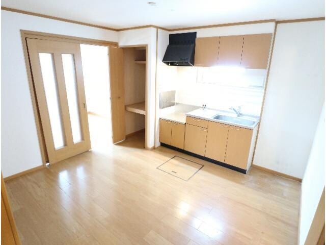  近鉄難波線・奈良線/近鉄奈良駅 バス17分州見台7丁目下車:停歩8分 1階 築21年