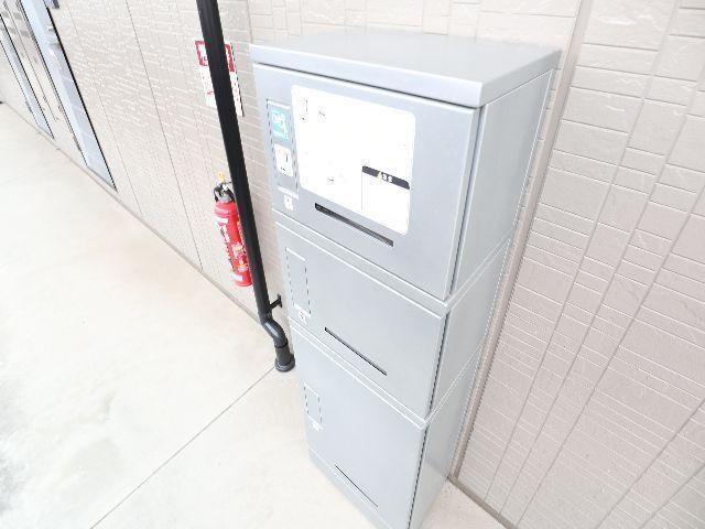 宅配ボックス 近鉄難波線・奈良線/近鉄奈良駅 バス10分辰市農協下車:停歩4分 1階 築25年