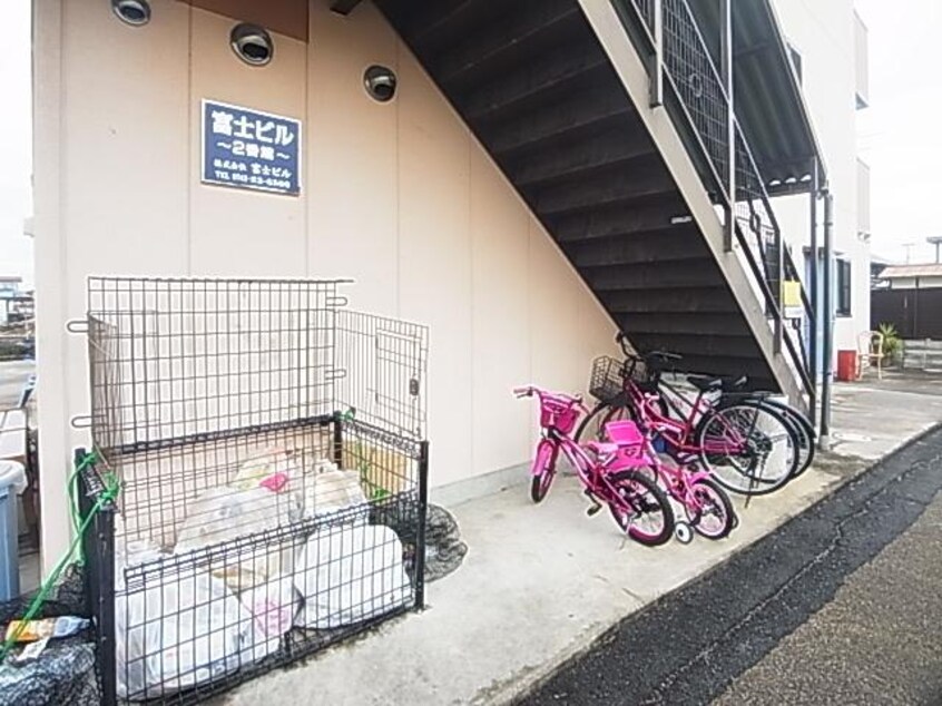 ゴミ置き場 近鉄難波線・奈良線/近鉄奈良駅 バス13分横井下車:停歩1分 1階 築19年