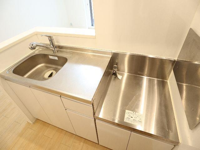  大和路線・関西本線/奈良駅 バス10分八条町地蔵前下車:停歩3分 1階 築9年