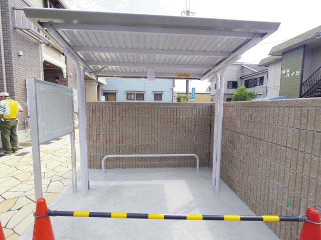  大和路線・関西本線/奈良駅 バス10分八条町地蔵前下車:停歩3分 1階 築9年