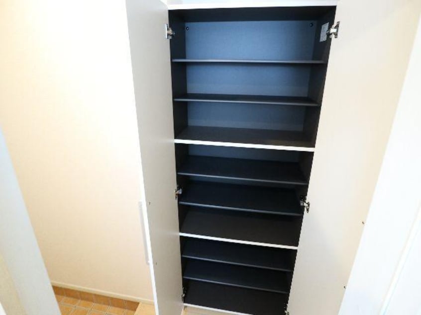  大和路線・関西本線/奈良駅 バス10分八条町地蔵前下車:停歩3分 1階 築9年