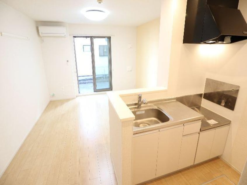  大和路線・関西本線/奈良駅 バス10分八条町地蔵前下車:停歩3分 1階 築9年