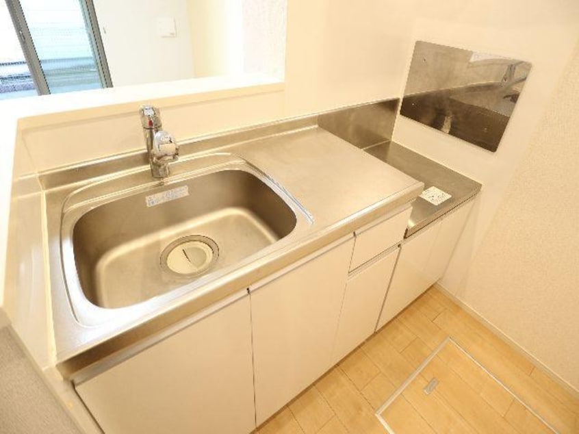  大和路線・関西本線/奈良駅 バス10分八条町地蔵前下車:停歩3分 1階 築9年