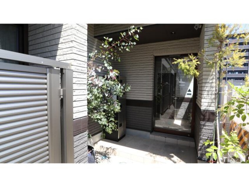  大和路線・関西本線/奈良駅 徒歩3分 1階 築8年