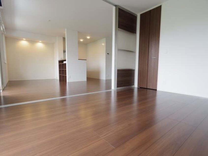  大和路線・関西本線/奈良駅 バス10分北神殿下車:停歩5分 1階 築7年