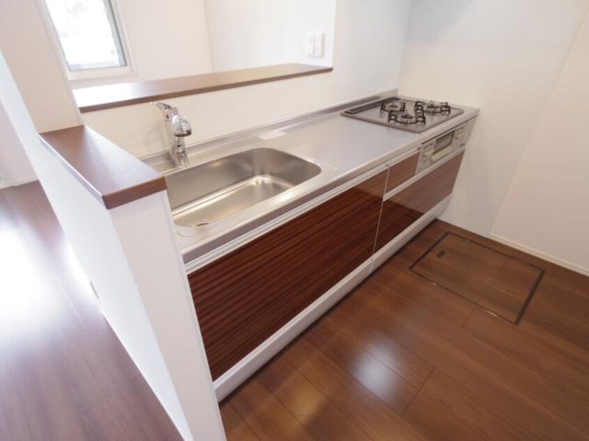  大和路線・関西本線/奈良駅 バス10分北神殿下車:停歩5分 1階 築7年