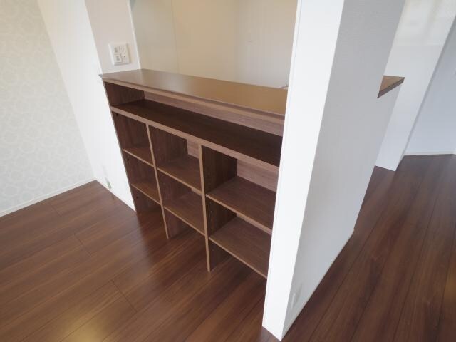  大和路線・関西本線/奈良駅 バス10分北神殿下車:停歩5分 1階 築7年