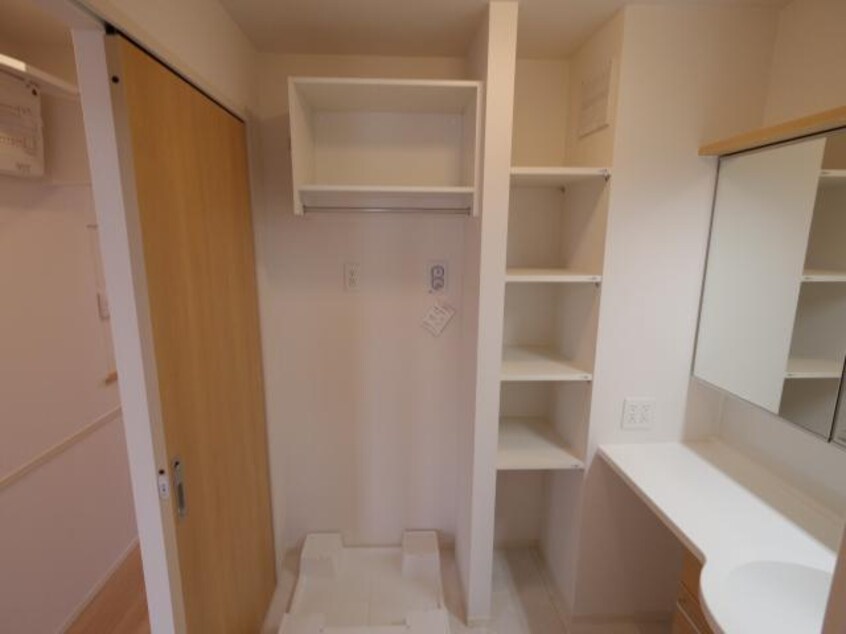  大和路線・関西本線/奈良駅 バス15分大和ハウス下車:停歩5分 2階 築6年