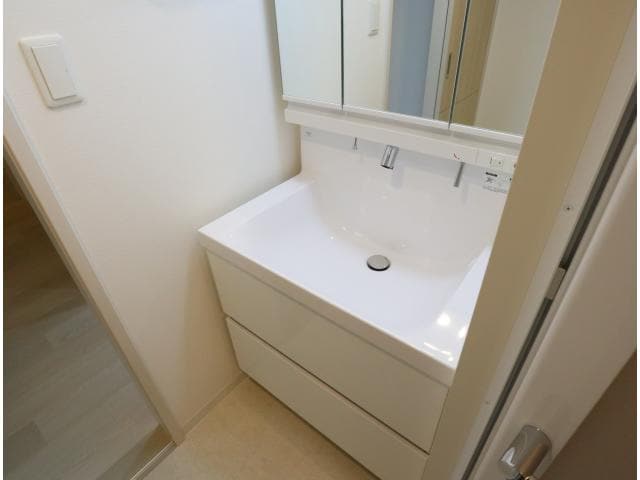  近鉄難波線・奈良線/新大宮駅 徒歩9分 2階 築4年