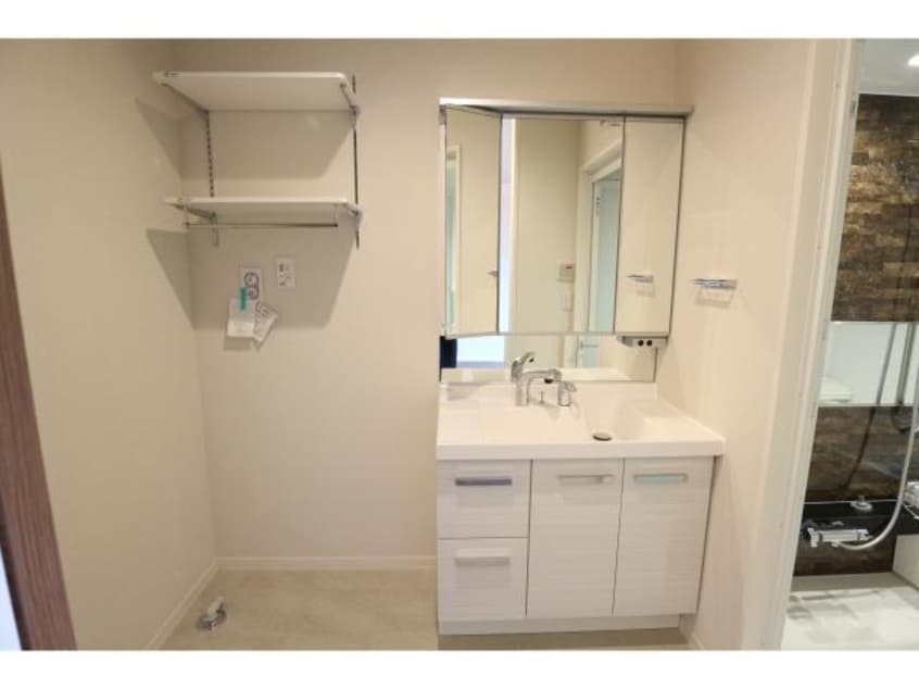  近鉄難波線・奈良線/新大宮駅 徒歩6分 4階 築3年