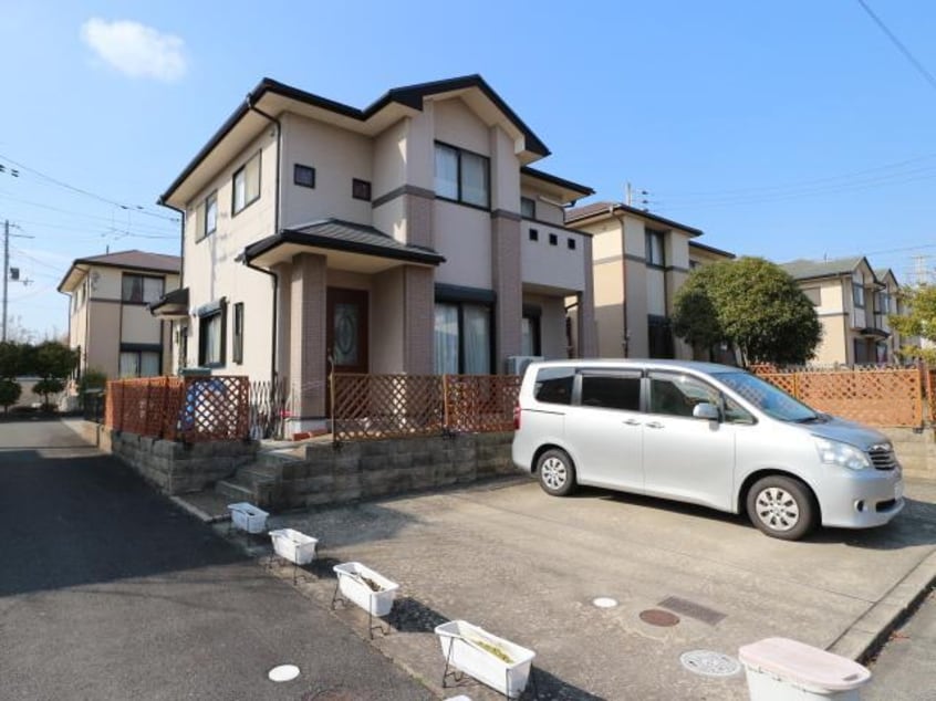  近鉄京都線/木津川台駅 徒歩15分 1-2階 築20年