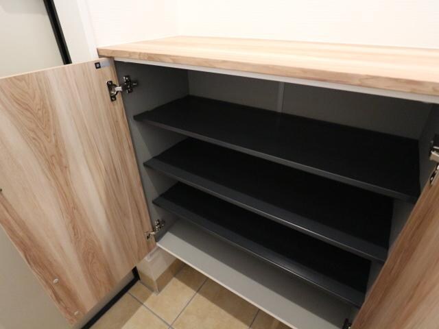  近鉄難波線・奈良線/近鉄奈良駅 徒歩20分 1階 1年未満