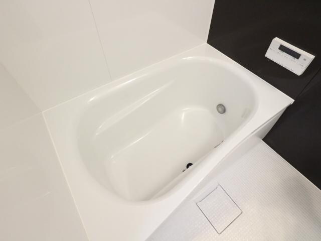  近鉄難波線・奈良線/近鉄奈良駅 徒歩20分 1階 1年未満