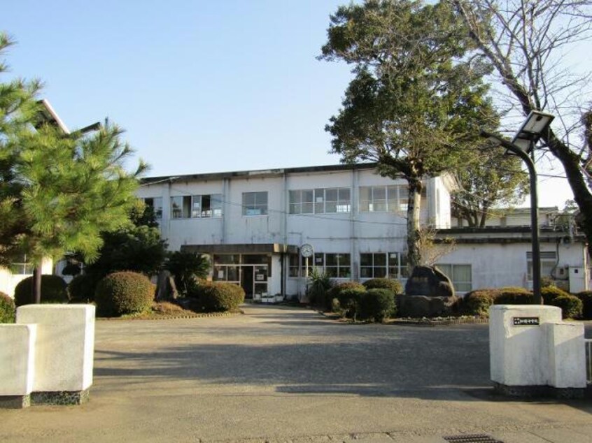 小林市立細野中学校(中学校/中等教育学校)まで637m 上田住宅