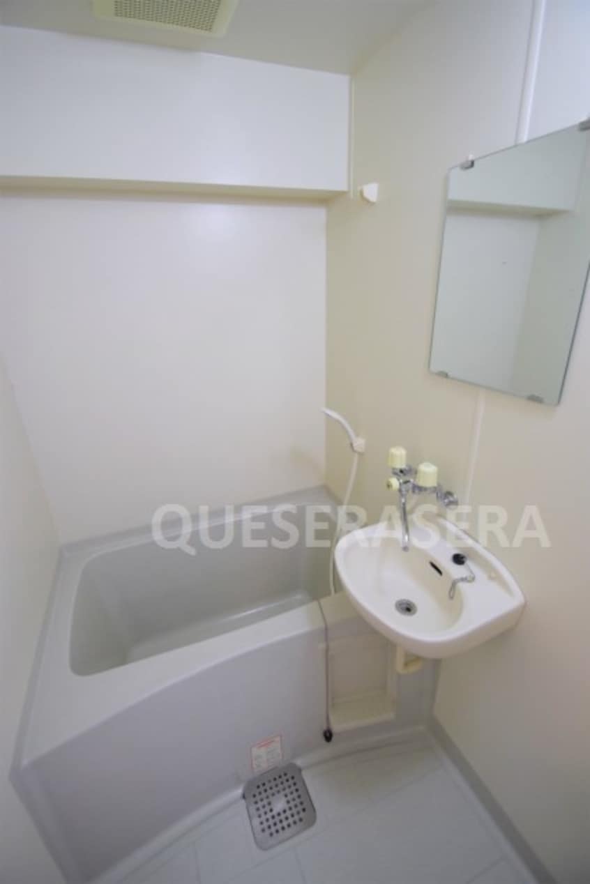  大阪メトロ御堂筋線/江坂駅 徒歩16分 3階 築27年