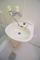  大阪メトロ御堂筋線/江坂駅 徒歩16分 5階 築27年