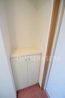  大阪メトロ御堂筋線/江坂駅 徒歩16分 5階 築27年