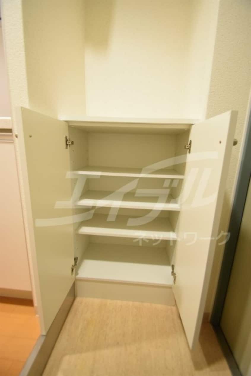  ファミーユ千里山西