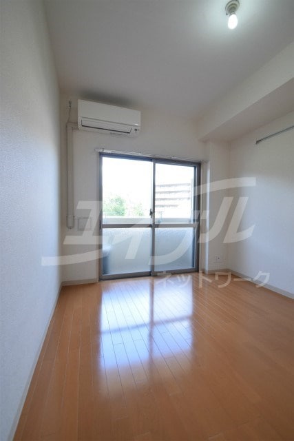  ファミーユ千里山西