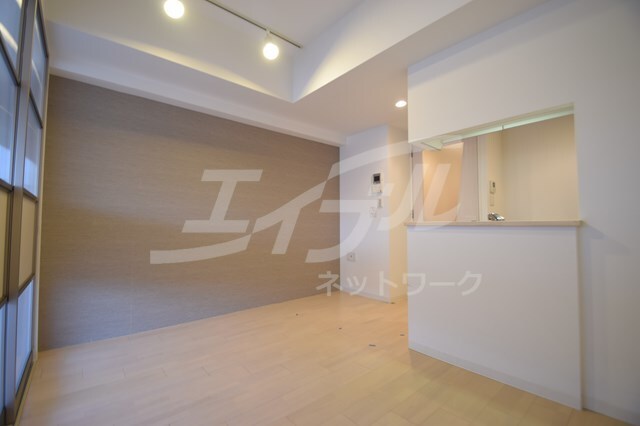  SERENiTE江坂四番館