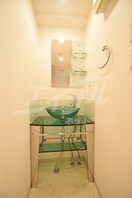  SERENiTE江坂四番館