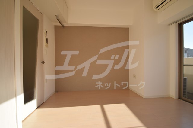  SERENiTE江坂四番館