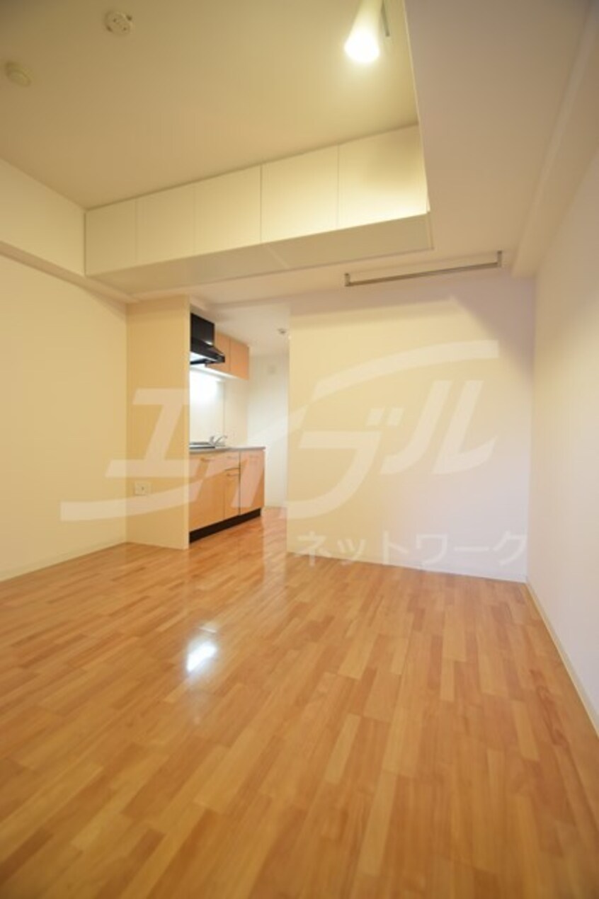  SERENiTE江坂四番館