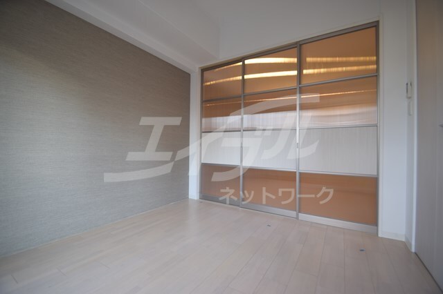  SERENiTE江坂四番館