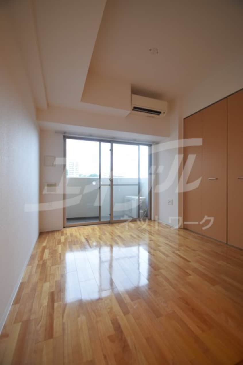  SERENiTE江坂四番館