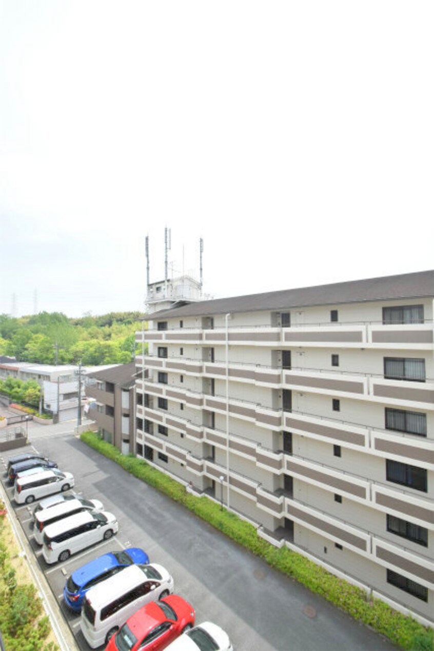  阪急千里線/北千里駅 徒歩13分 3階 築8年