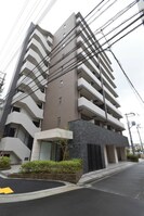 大阪メトロ御堂筋線/江坂駅 徒歩5分 3階 築14年の外観