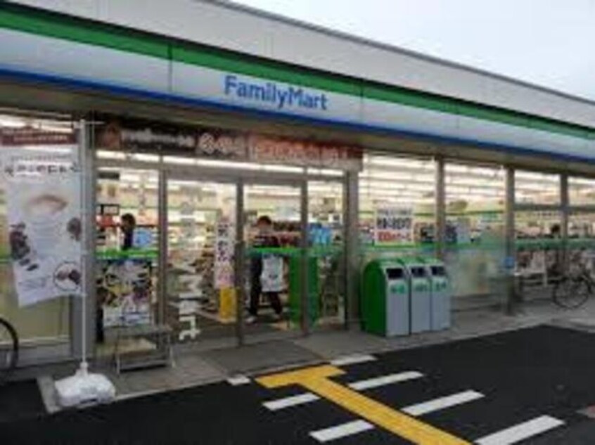 ファミリーマート箕面小野原東店(コンビニ)まで1155m※ファミリーマート箕面小野原東店 アパルトマン北千里