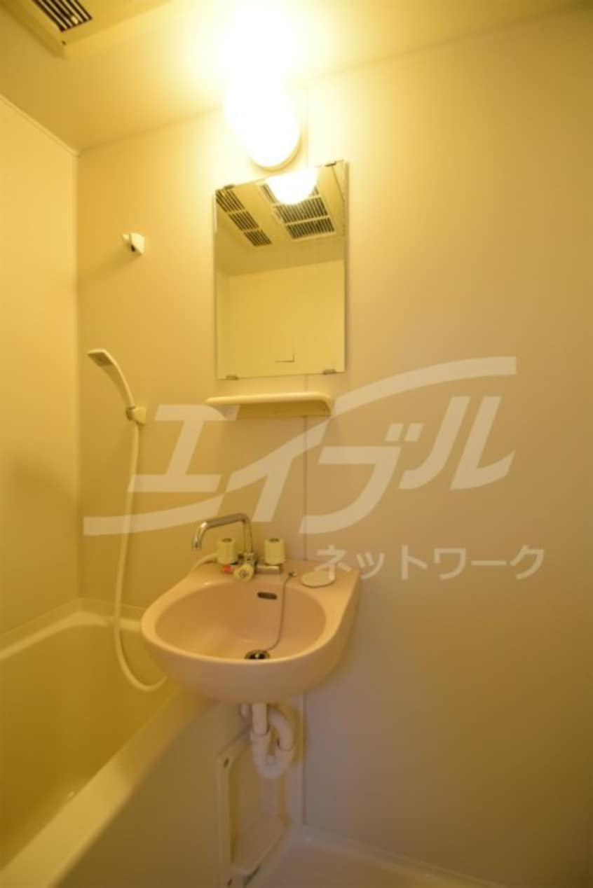  大阪メトロ御堂筋線/江坂駅 徒歩5分 2階 築30年