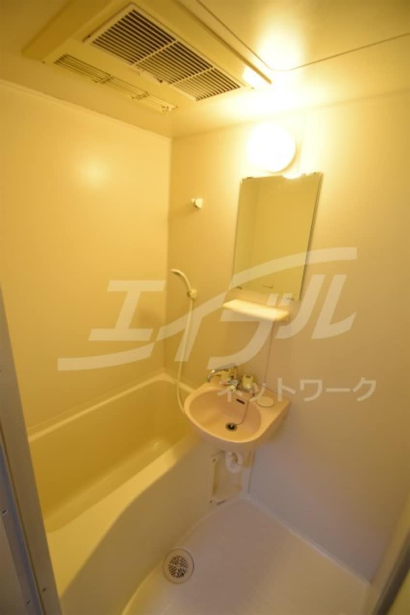  大阪メトロ御堂筋線/江坂駅 徒歩5分 2階 築30年