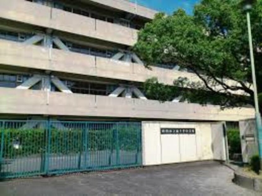 吹田市立南千里中学校(中学校/中等教育学校)まで958m※吹田市立南千里中学校 ビスタ南千里