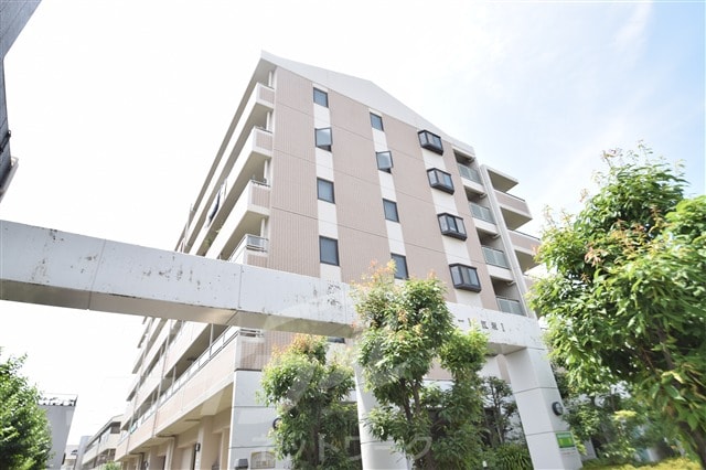  北大阪急行電鉄南北線/江坂駅 徒歩16分 4階 築28年