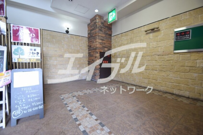  大阪メトロ御堂筋線/江坂駅 徒歩1分 4階 築43年