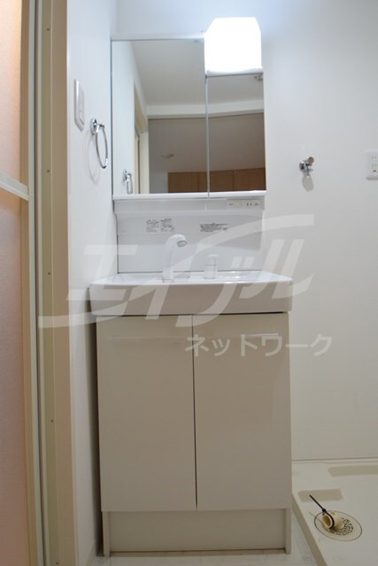  アールエスフラッツ