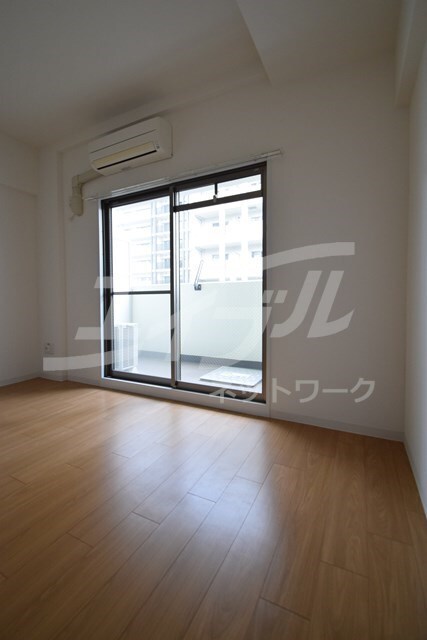  アールエスフラッツ